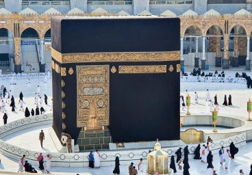 The_Ka’ba,_Great_Mosque_of_Mecca,_Saudi_Arabia_(4)